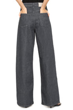 Load image into Gallery viewer, Wide-leg jeans
