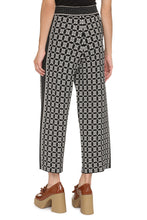 Load image into Gallery viewer, Knitted wide-leg trousers
