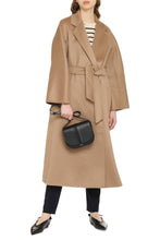 Load image into Gallery viewer, Labbro cashmere coat
