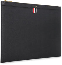 Load image into Gallery viewer, Logo detail flat leather pouch
