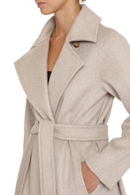 Load image into Gallery viewer, Manuela cashmere coat
