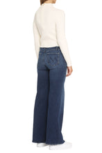 Load image into Gallery viewer, Merino wool sweater
