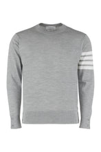 Load image into Gallery viewer, Long sleeve sweater
