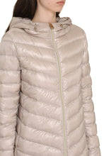 Load image into Gallery viewer, Resort hooded down jacket
