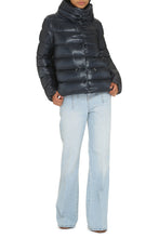 Load image into Gallery viewer, Snap button fastening down jacket
