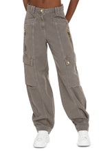 Load image into Gallery viewer, Carrot-fit jeans
