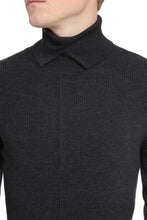 Load image into Gallery viewer, Wool turtleneck sweater

