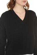 Load image into Gallery viewer, V neck pullover
