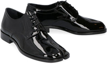 Load image into Gallery viewer, Tabi patent leather lace-up shoes
