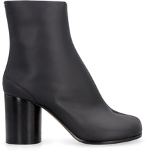 Load image into Gallery viewer, Tabi leather ankle boots
