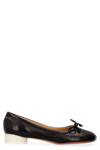 Load image into Gallery viewer, Leather ballet flats
