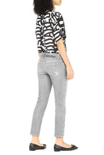 Load image into Gallery viewer, Jennifer Cropped jeans
