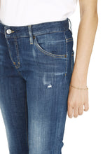Load image into Gallery viewer, Cool Girl Cropped jeans
