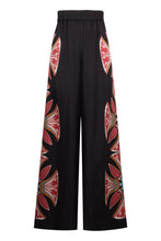 Load image into Gallery viewer, Printed wide-leg trousers
