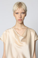 Load image into Gallery viewer, Silk blouse
