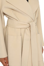 Load image into Gallery viewer, Veleno belted coat
