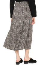 Load image into Gallery viewer, Printed trouser skirt
