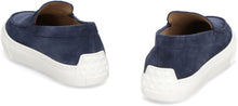 Load image into Gallery viewer, Suede loafers
